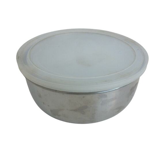 Vintage Stainless Steel Nesting Mixing Bowls With Plastic Lids Set of 5 New READ - Picture 6 of 7